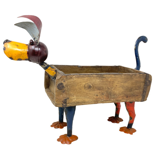 Pflanzkiste Hund Antik-Look, Metallhund mit kleiner Holzkiste ziegelform, 45x11cm